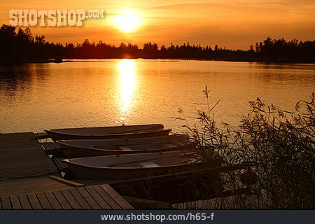 
                Sonnenaufgang, See, Ruderboot, Bootssteg                   