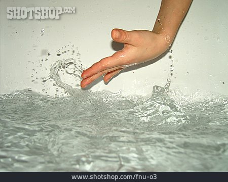 
                Wasser, Hand, Spritzen                   