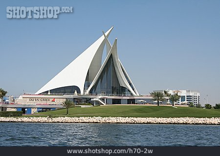 
                Dubai, Moderne Architektur, Dachkonstruktion                   
