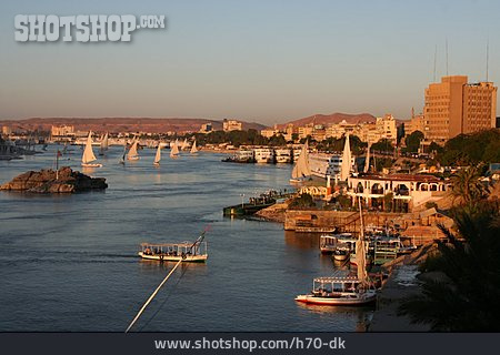 
                Hafen, Nil, Assuan                   