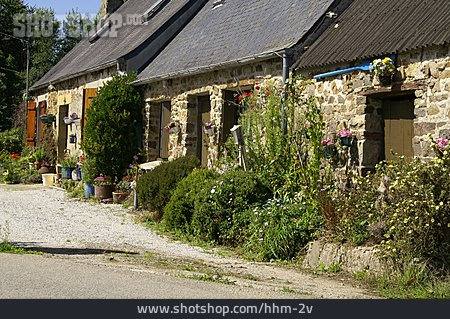 
                Wohnhaus, Ländlich, Bretagne, Hofeinfahrt                   