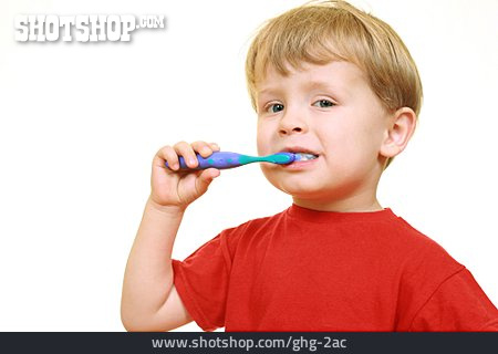 
                Kind, Zähne Putzen                   
