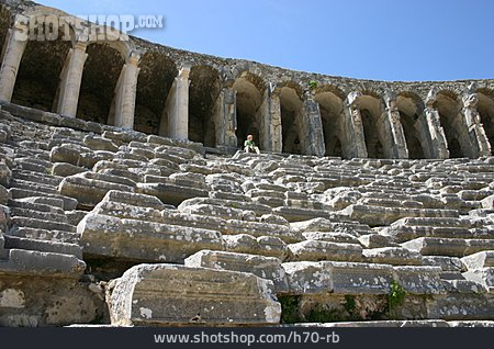 
                Amphitheater, Aspendos, Steinstufen                   