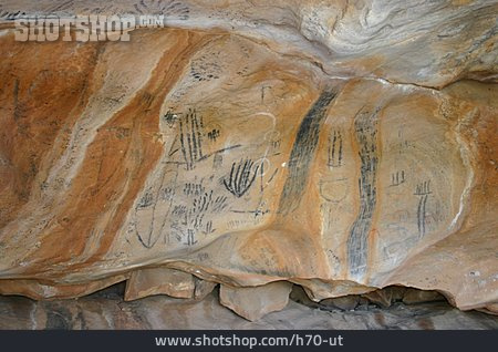 
                Felswand, Felszeichnung, Höhlenmalerei                   