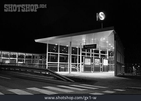 
                Bahnhof, S-bahn                   