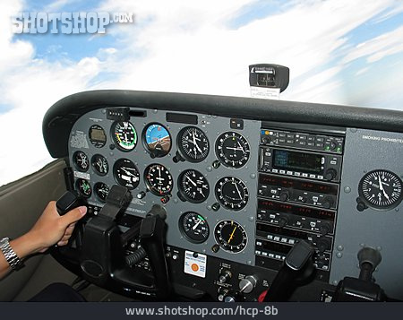 
                Flugzeug, Cockpit                   