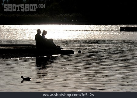 
                Lake, Idyllic Scene, Pier, Love Couple                   