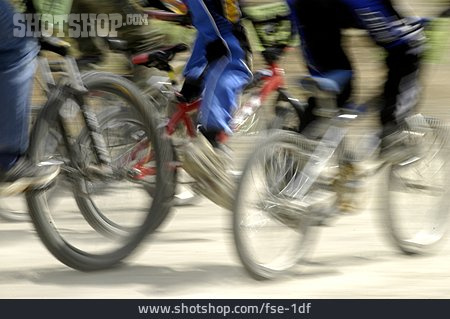 
                Bewegung & Geschwindigkeit, Fahrradfahrer, Radsport                   