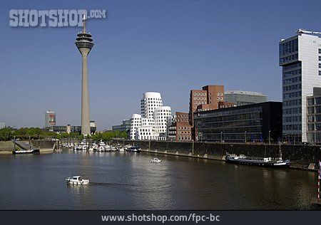 
                Medienhafen, Düsseldorf, Rheinturm                   