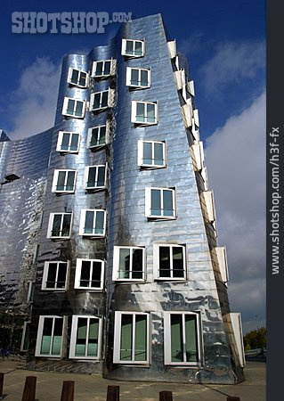 
                Medienhafen, Gehry, Düsseldorf                   