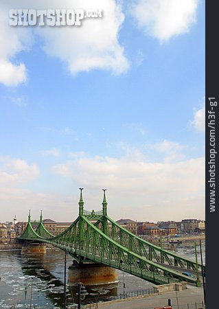 
                Budapest, Ungarn, Freiheitsbrücke                   