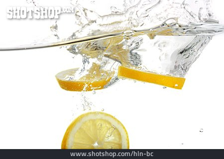 
                Wasser, Zitronenscheibe, Erfrischend                   