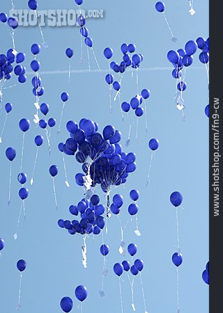 
                Blau, Luftballon, Aufsteigen                   