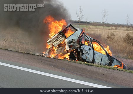
                Auto, Feuer, Unfall, Verkehrsunfall                   