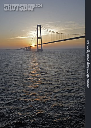 
                Sonnenuntergang, Meer, Brücke                   