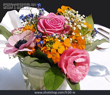 
                Tischdekoration, Blumenstrauß                   