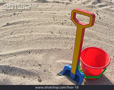 
                Sand, Schaufel, Eimer, Sandspielzeug                   