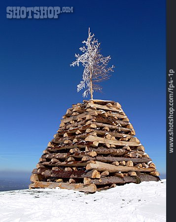 
                Holzstapel, Gipfel, Bergspitze, Landmarke                   