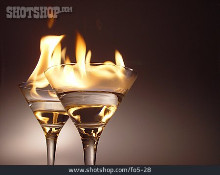 
                Spirituose, Cocktailglas, Flambieren                   