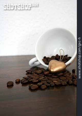 
                Herz, Tasse, Kaffeebohnen                   