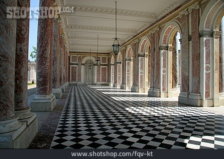 
                Schloss Versailles, Grand Trianon, Lustschloss, Peristyl                   
