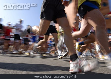 
                Bewegungsunschärfe, Laufen, Marathon                   