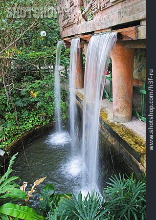 
                Wasserfall, Wasserspiel                   