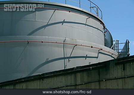 
                Industriegebäude, Druckbehälter                   