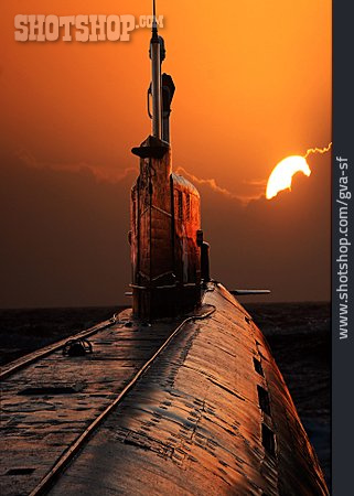 
                Sonnenuntergang, U-boot                   