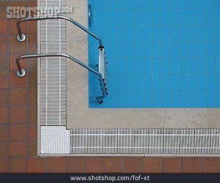 
                Swimmingpool, Schwimmbecken, Beckenrand                   