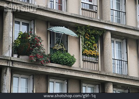 
                Städtisches Leben, Balkon                   