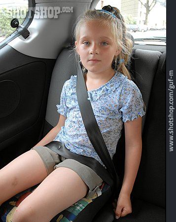 
                Verkehrssicherheit, Kindersitz, Sicherheitsgurt                   