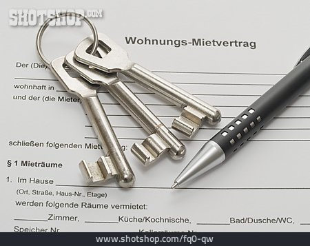 
                Schlüsselübergabe, Mietvertrag, Wohnungsschlüssel                   