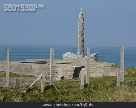 
                Denkmal, D-day, Pointe Du Hoc                   