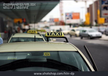 
                Taxi                   