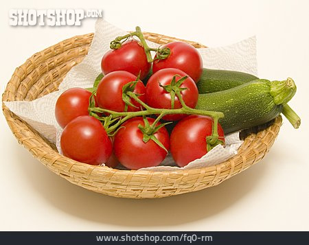
                Tomate, Zucchini                   