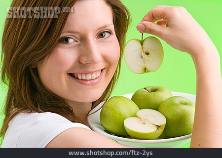 
                Junge Frau, Frau, Gesunde Ernährung, Obst, Apfel                   
