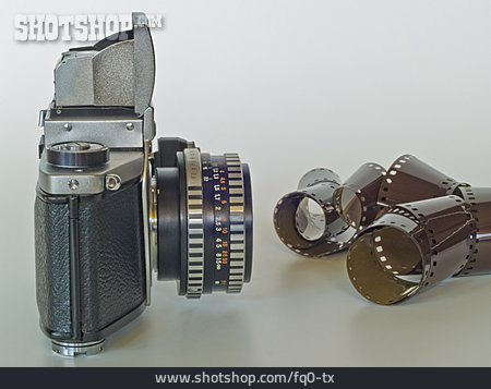 
                Fotoapparat, Spiegelreflexkamera, Kleinbildfilm                   