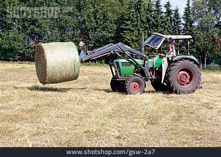 
                Strohballen, Traktor                   