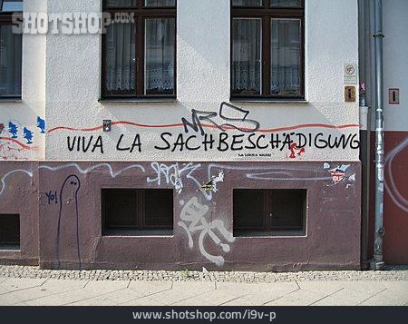
                Graffiti, Vandalismus, Sachbeschädigung                   