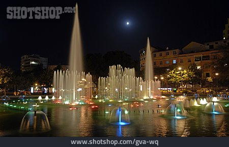 
                Springbrunnen, Wasserspiele, Tirana                   