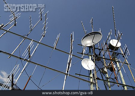 
                Antenne, Satellitenschüssel, Funkstation                   