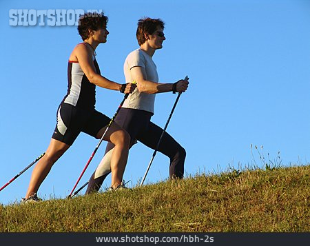
                Sport & Fitness, Nordic Walking, Gleichschritt                   