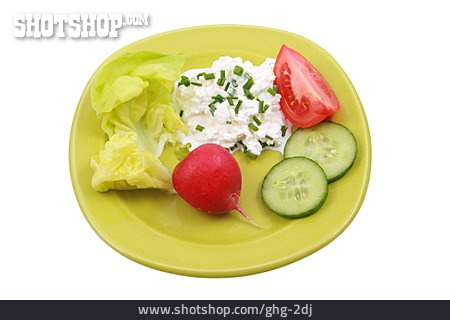 
                Gesunde Ernährung, Salat, Kräuterquark                   