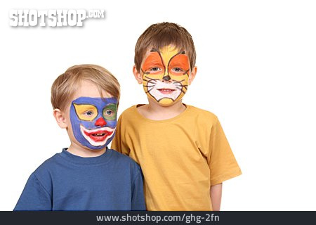 
                2 Kinder, Maske, Clown                   