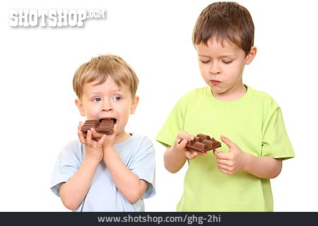
                Kind, Naschen, Schokolade, Geschwister                   