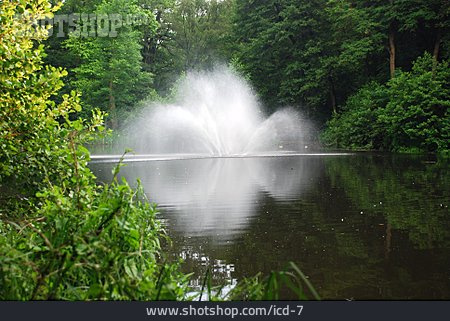 
                Springbrunnen, Fontäne, Wasserspiel                   