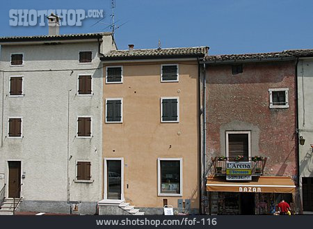 
                Wohnhaus, Häuserzeile, Italien                   