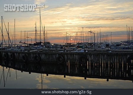 
                Hafen, Anlegestelle                   