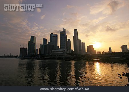 
                Sonnenuntergang, Skyline, Singapur                   